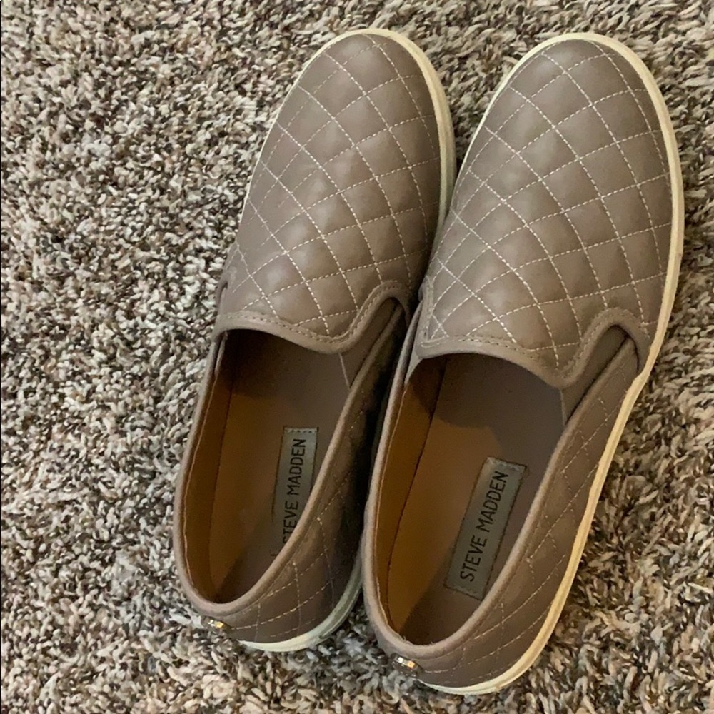 Steve Madden slip ons